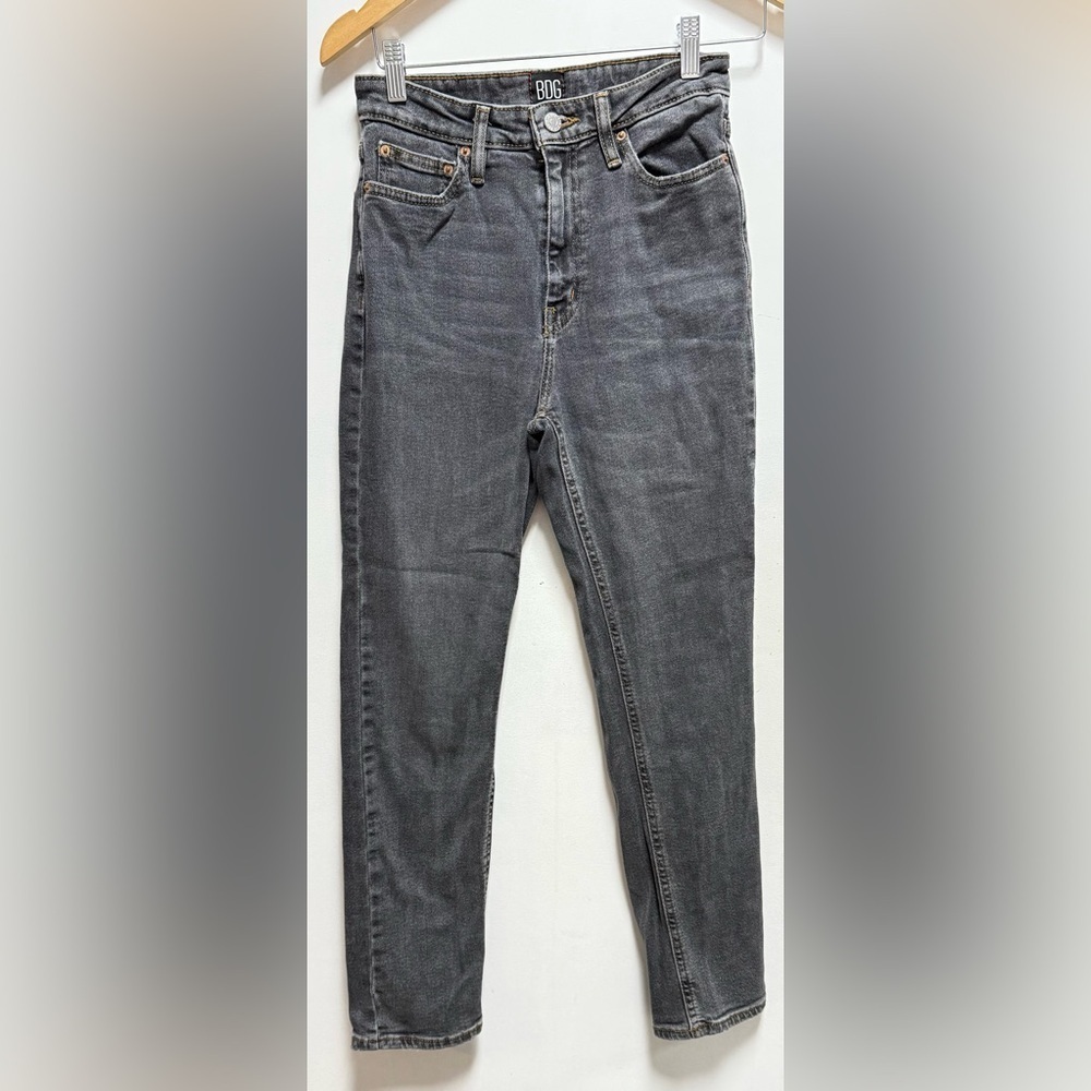 BDG Women's Straight Leg Jeans in Charcoal